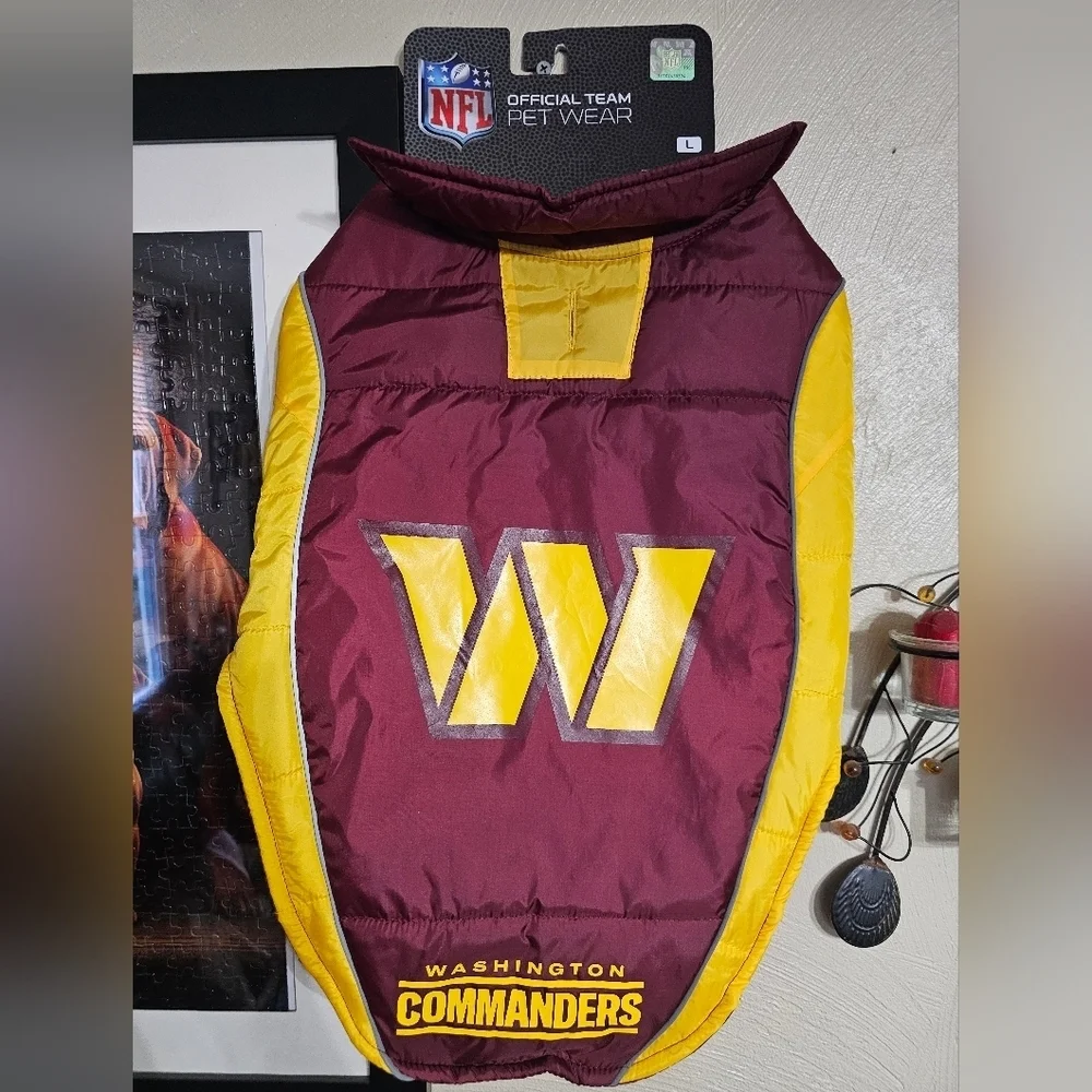 NFL Washington Commanders Dog Puffer Jacket Size Large NEW with Tags